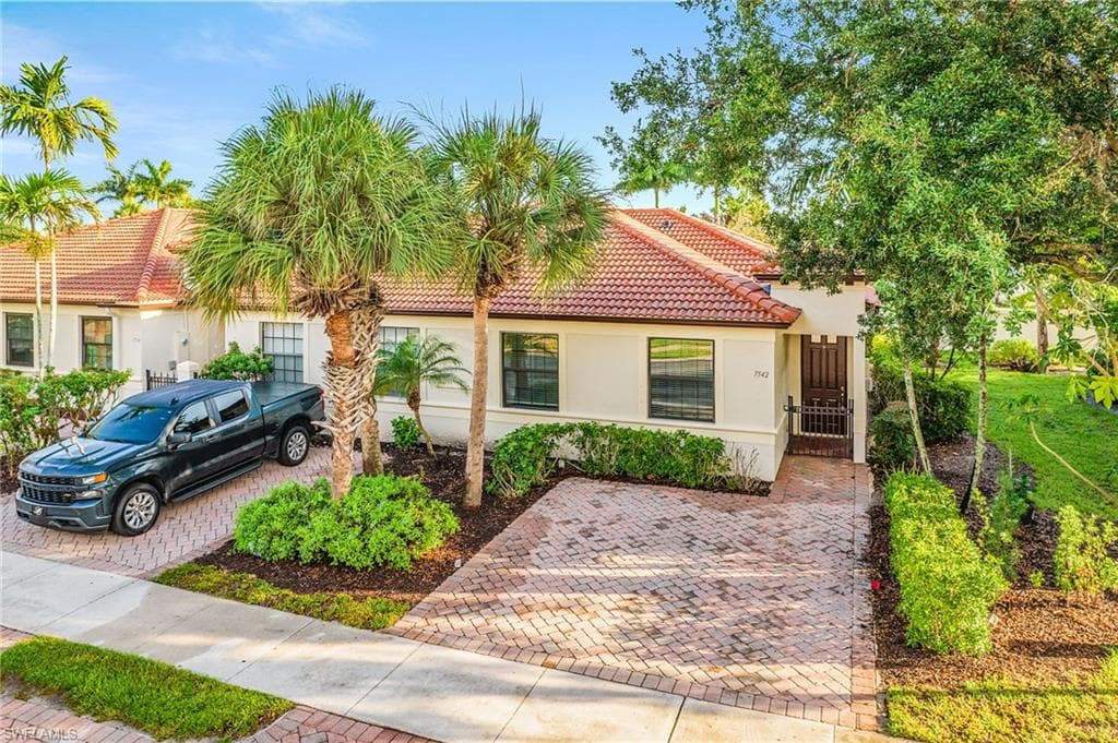 7542 Bristol CIR-22