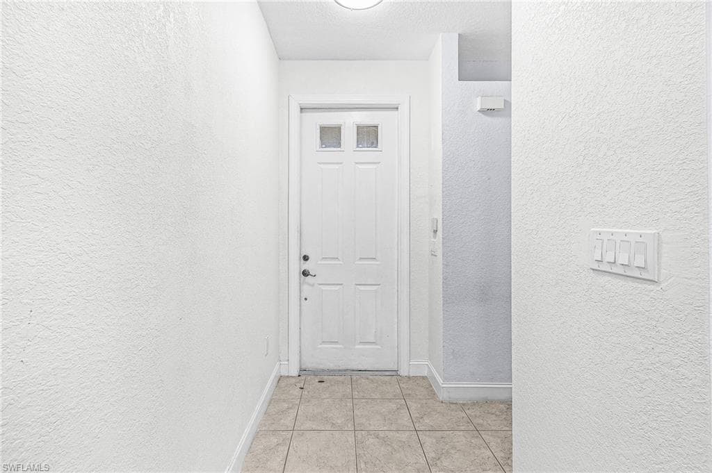 7542 Bristol CIR-3