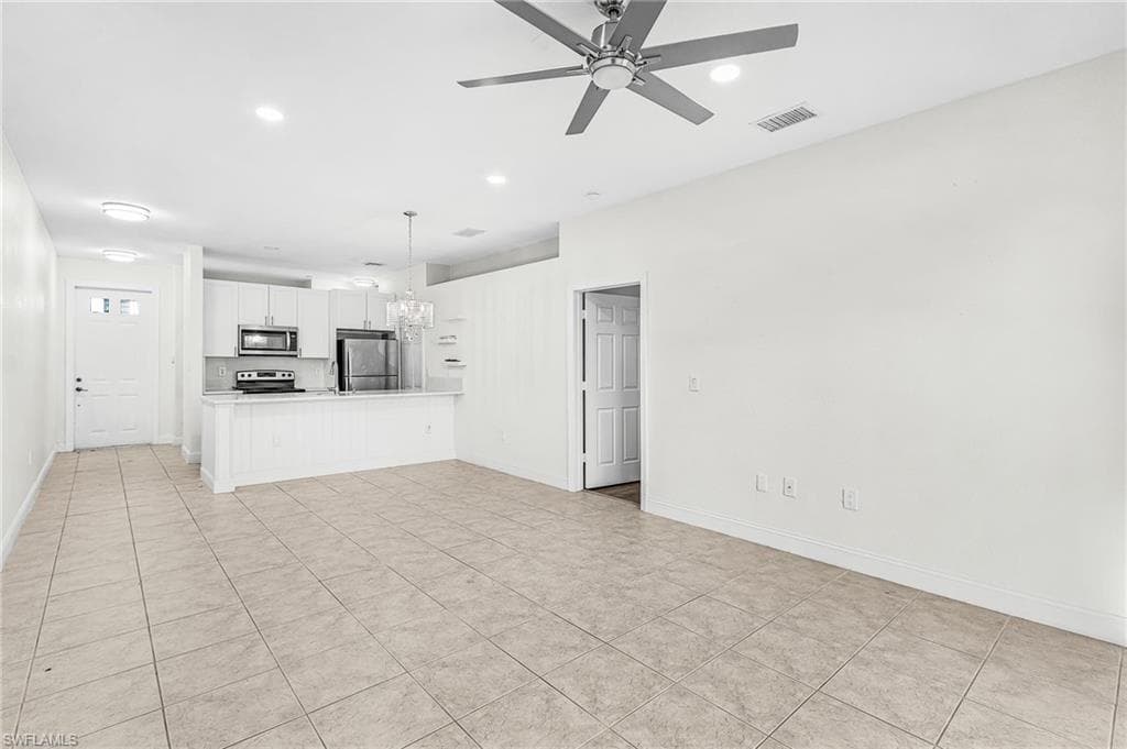 7542 Bristol CIR-9
