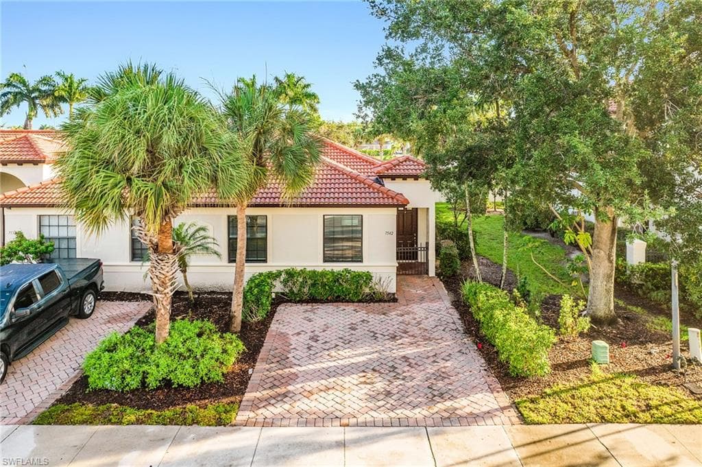 7542 Bristol CIR-21
