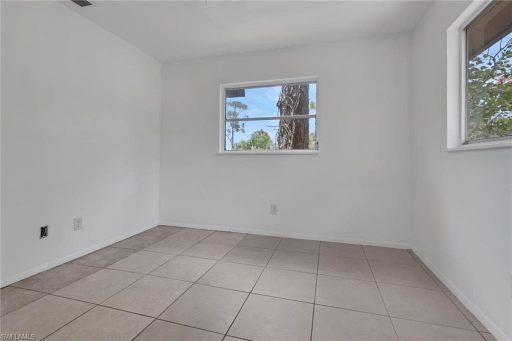 5510/5512 Eleventh AVE-23