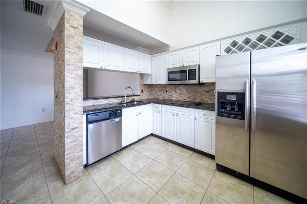 3407 Winkler AVE 304-3