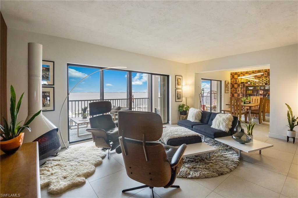 1920 Virginia AVE 403-8