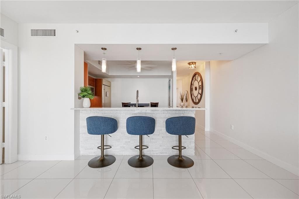 3000 Oasis Grand BLVD 1705-7