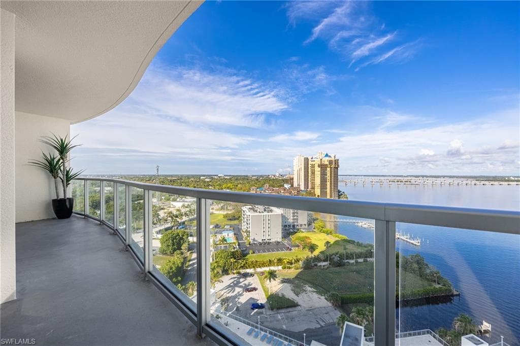 3000 Oasis Grand BLVD 1705-18