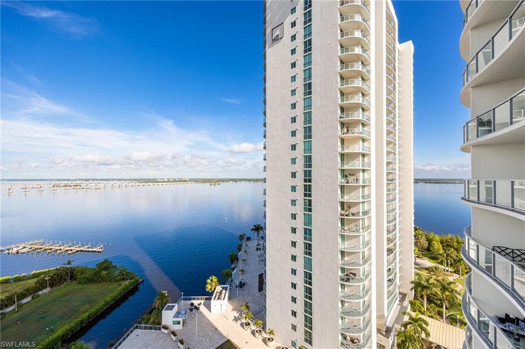 3000 Oasis Grand BLVD 1705-19