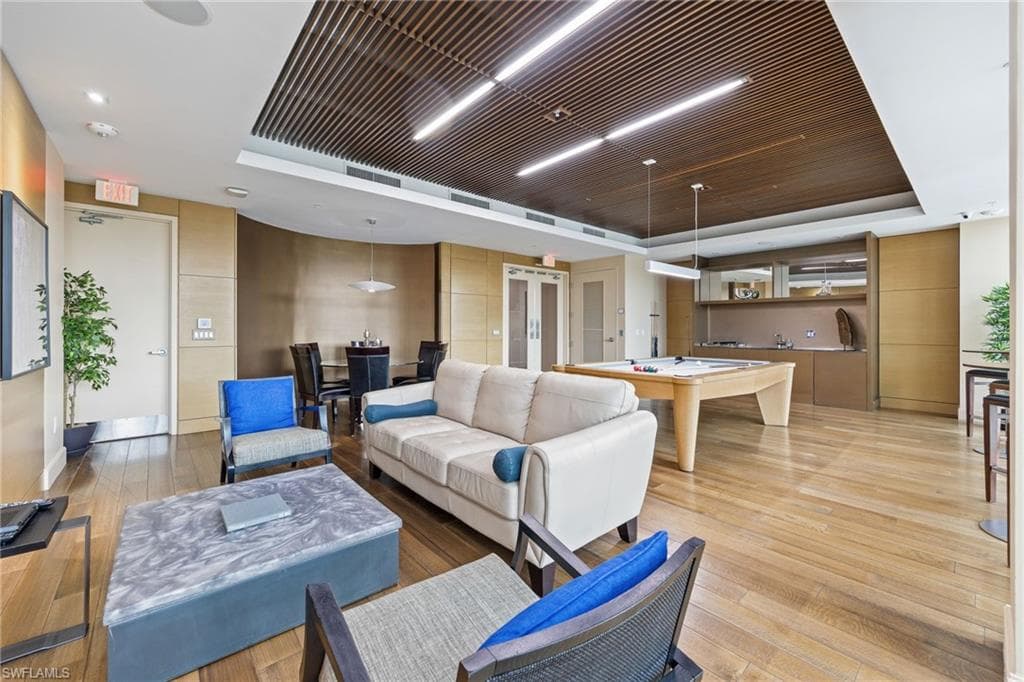 3000 Oasis Grand BLVD 1705-29