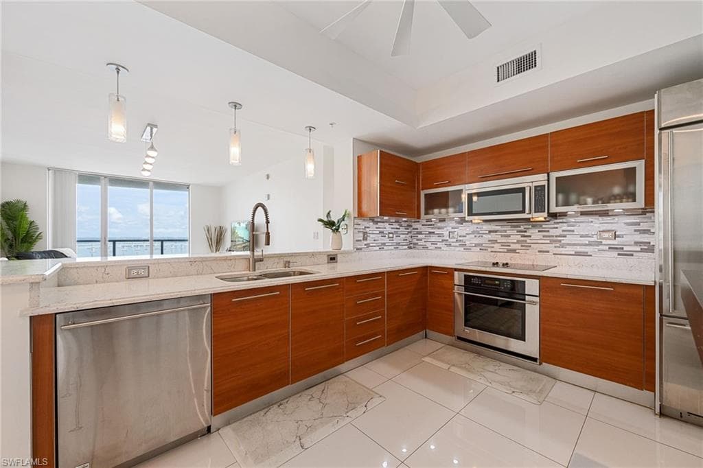 3000 Oasis Grand BLVD 1705-8
