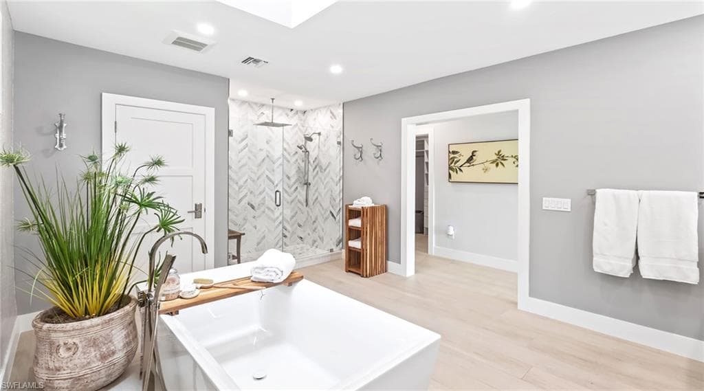 440 Kings Town DR-23