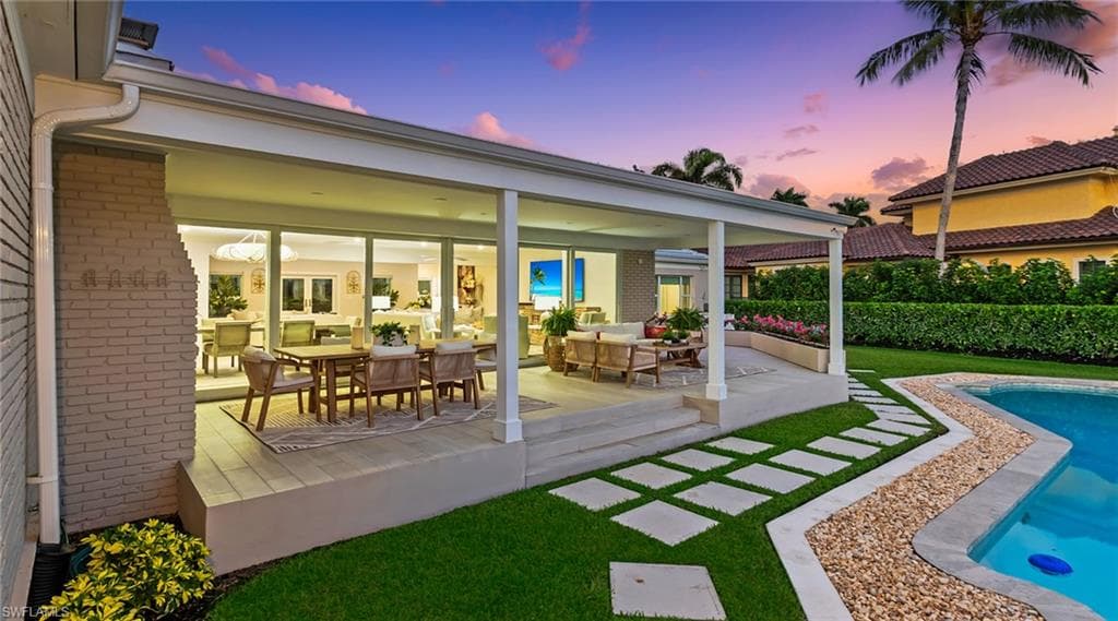 440 Kings Town DR-47