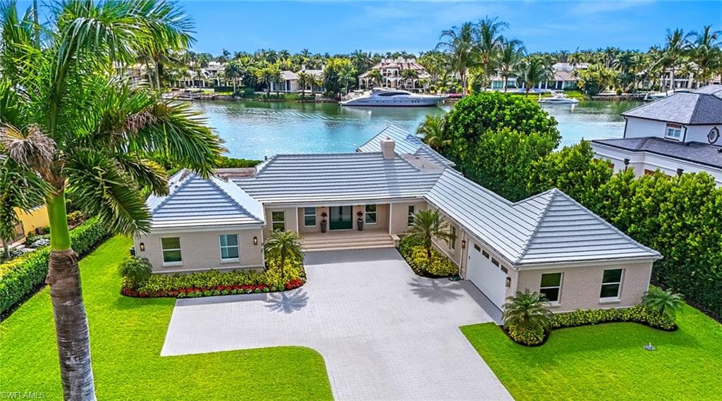 440 Kings Town DR-43