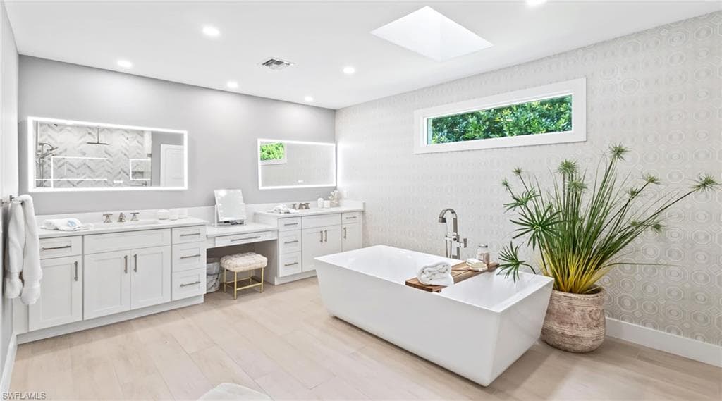 440 Kings Town DR-22