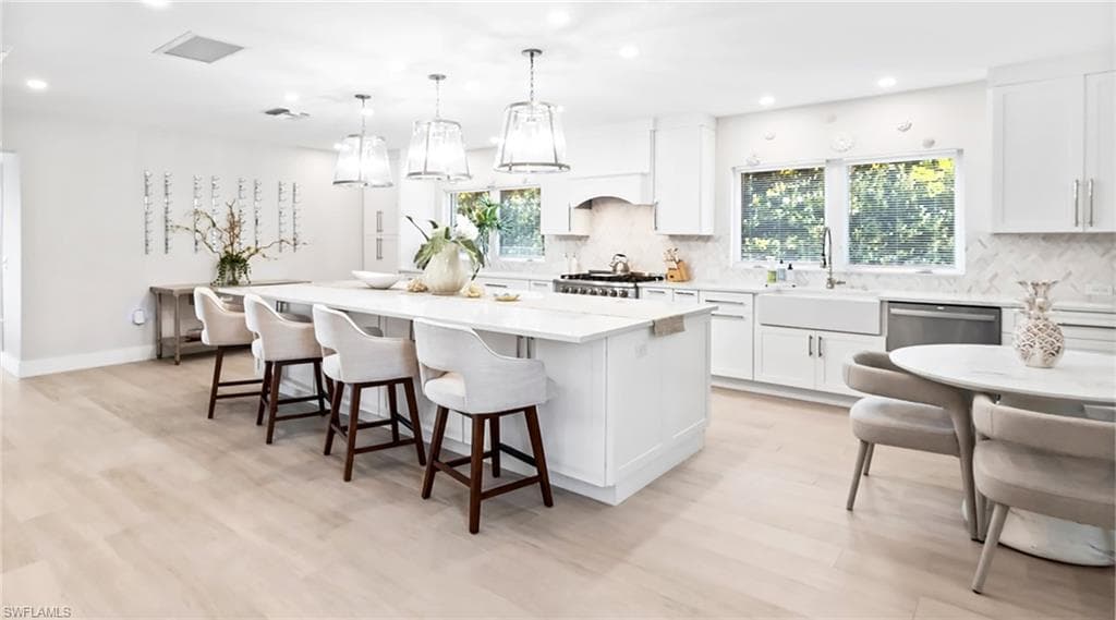 440 Kings Town DR-14
