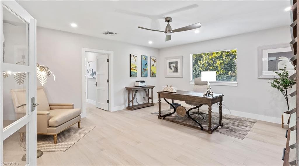440 Kings Town DR-18