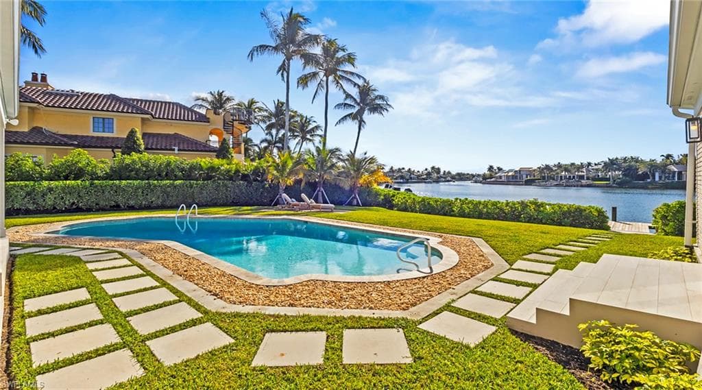 440 Kings Town DR-37