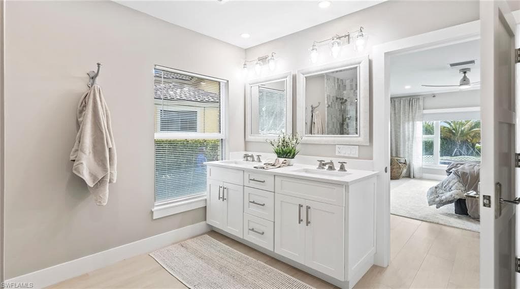 440 Kings Town DR-31