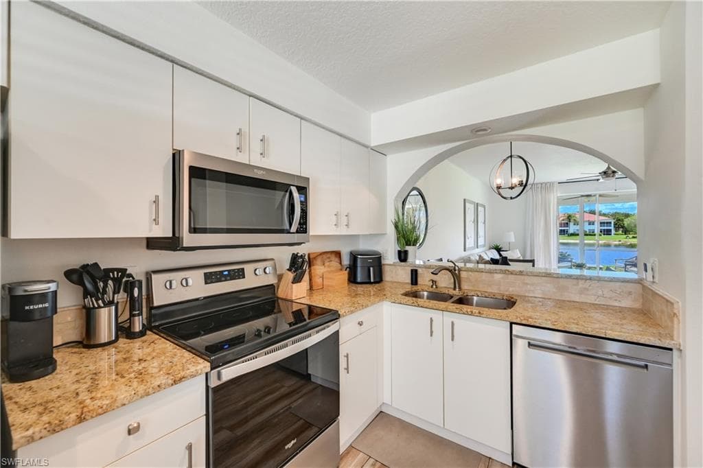 6650 Huntington Lakes CIR 102-13