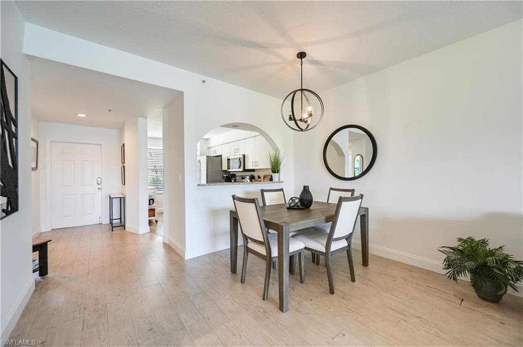 6650 Huntington Lakes CIR 102-9