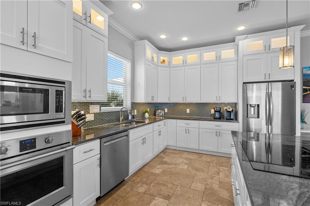 5335 Estero BLVD-13