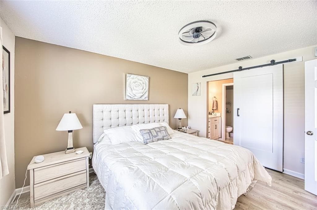 5708 Deauville CIR J305-17