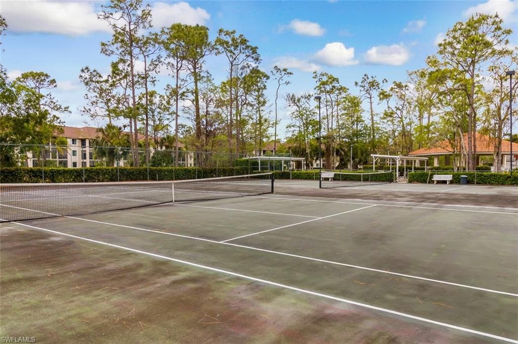 5708 Deauville CIR J305-26