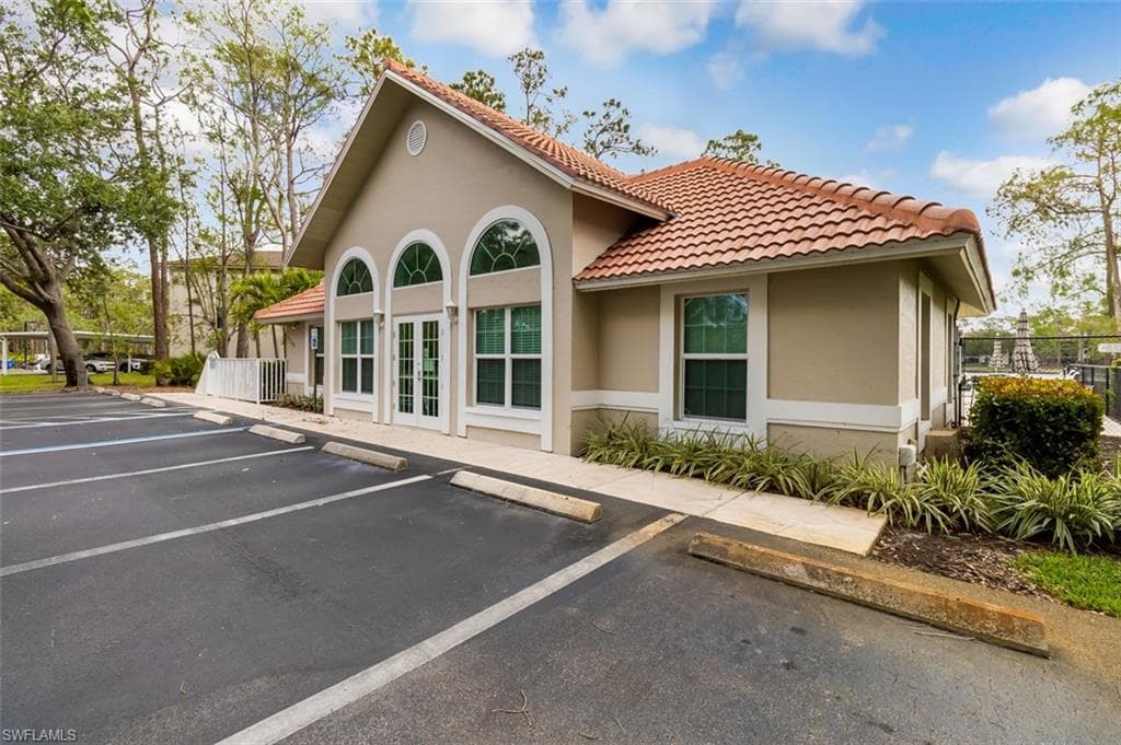 5708 Deauville CIR J305-22