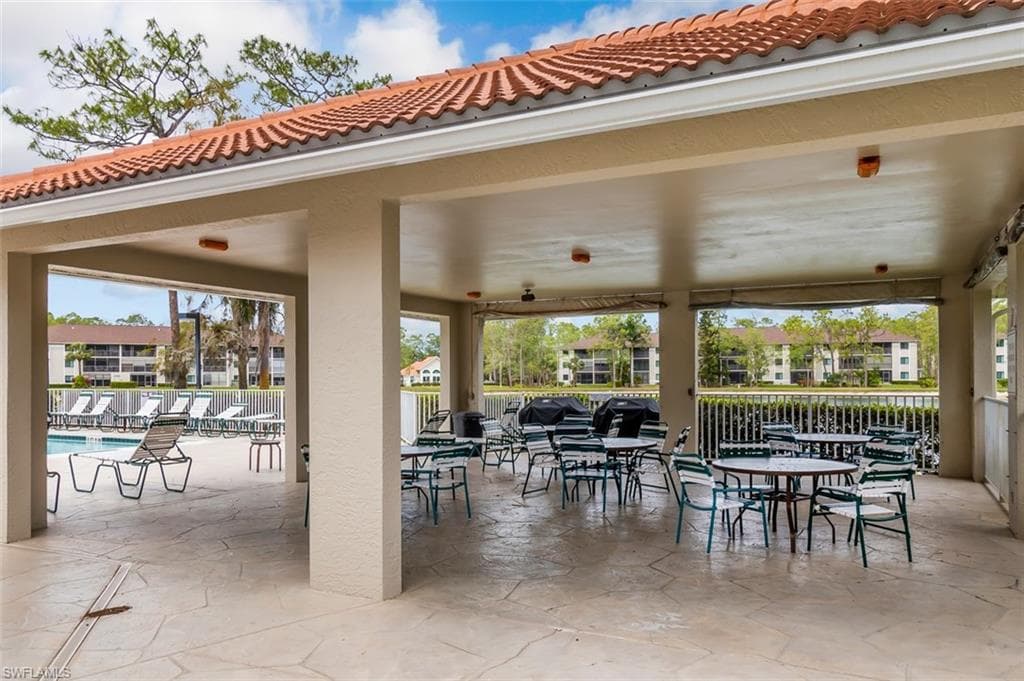 5708 Deauville CIR J305-24