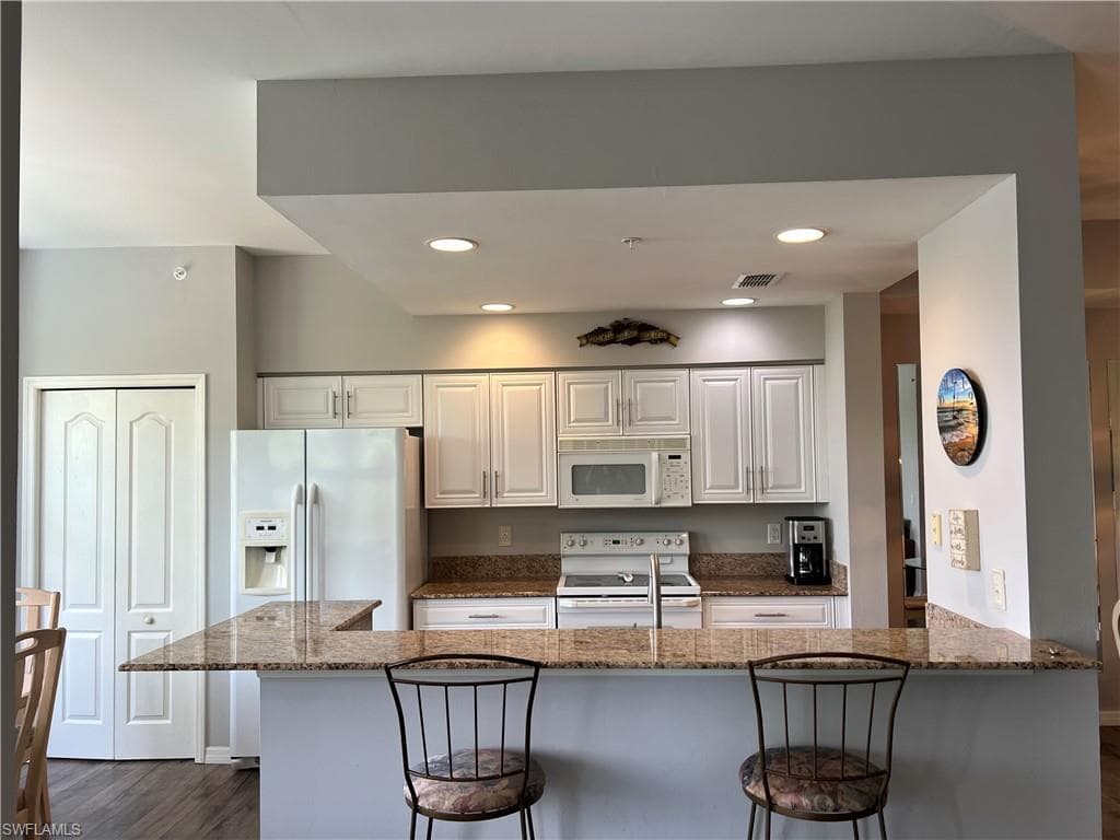 7525 Stoneybrook DR 932-3