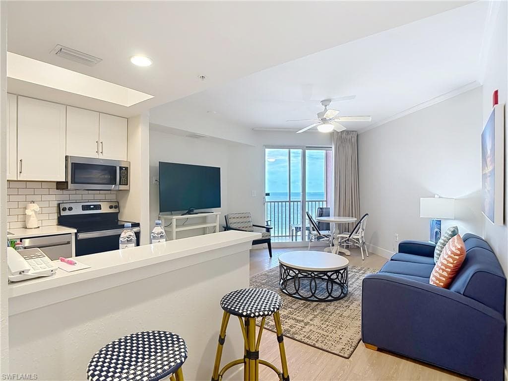 200 Estero BLVD P10-10