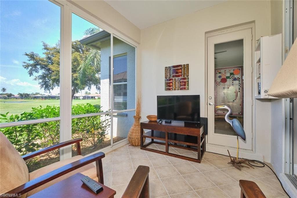 9240 Willowcrest CT-9