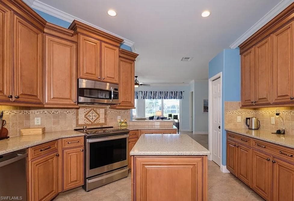 16320 Willowcrest WAY-9