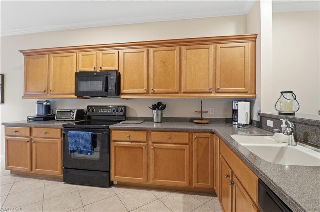 12040 Matera LN 104-19