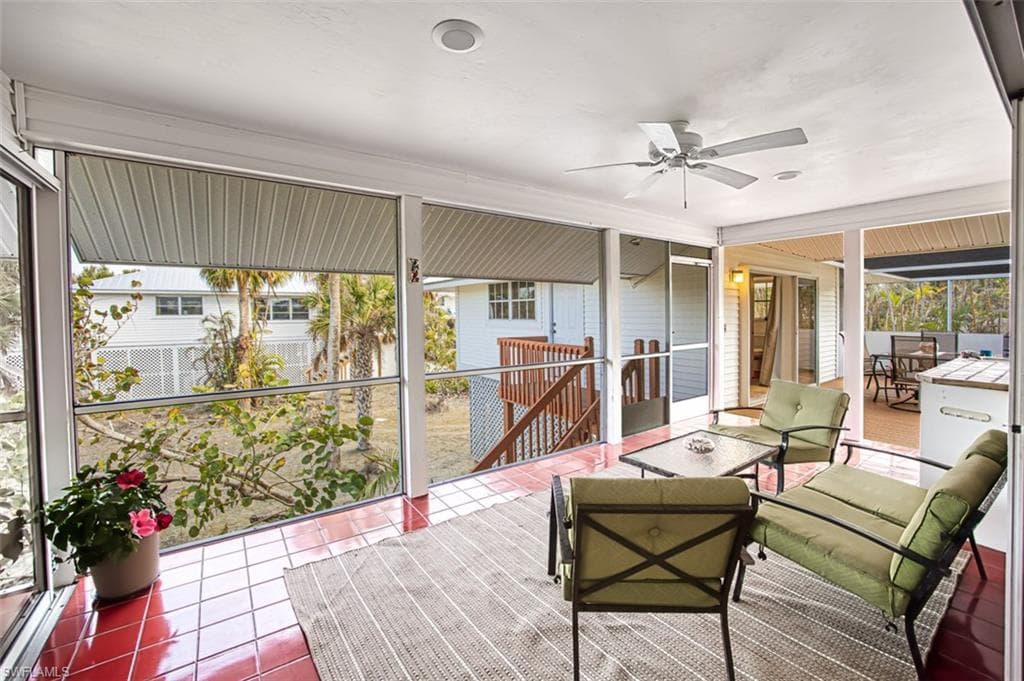 220 Palm Lake DR-15