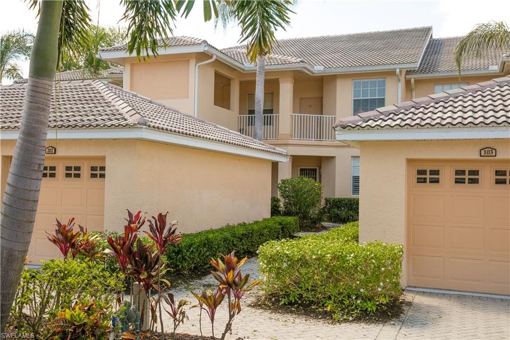 3964 Bishopwood CT E 1-202-16