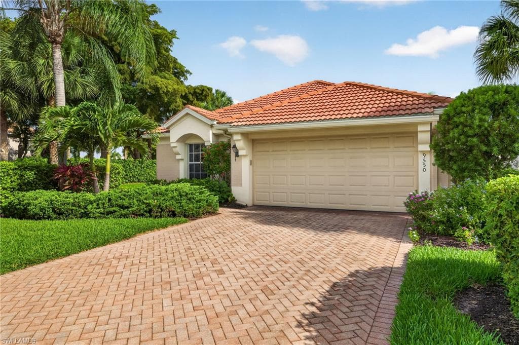 9550 Hemingway LN-38