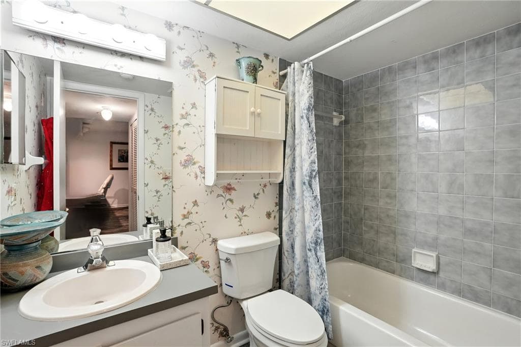 2231 5th ST 207-25