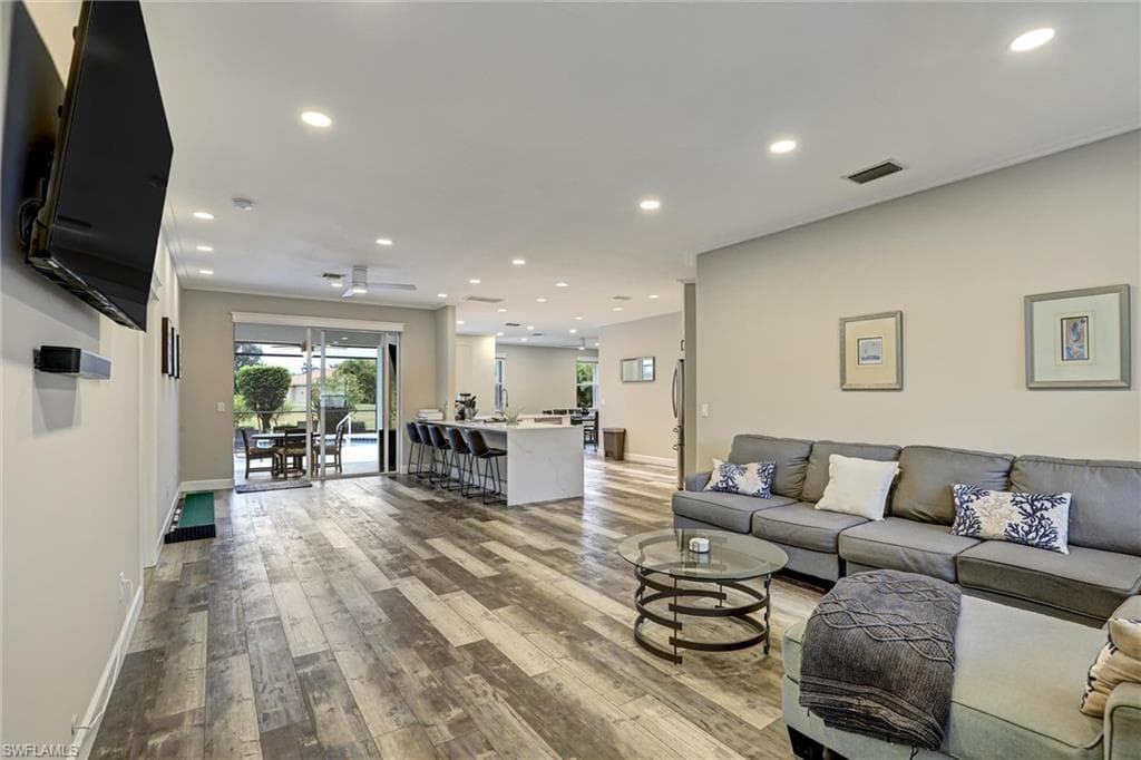 4707 Brixton CT-6
