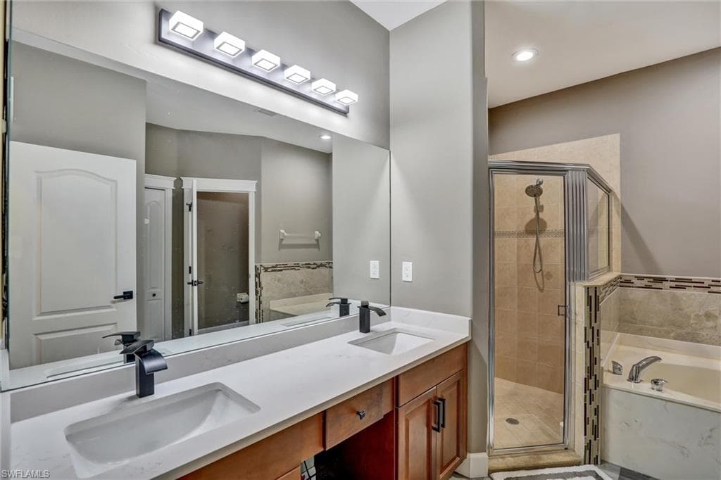 4707 Brixton CT-16