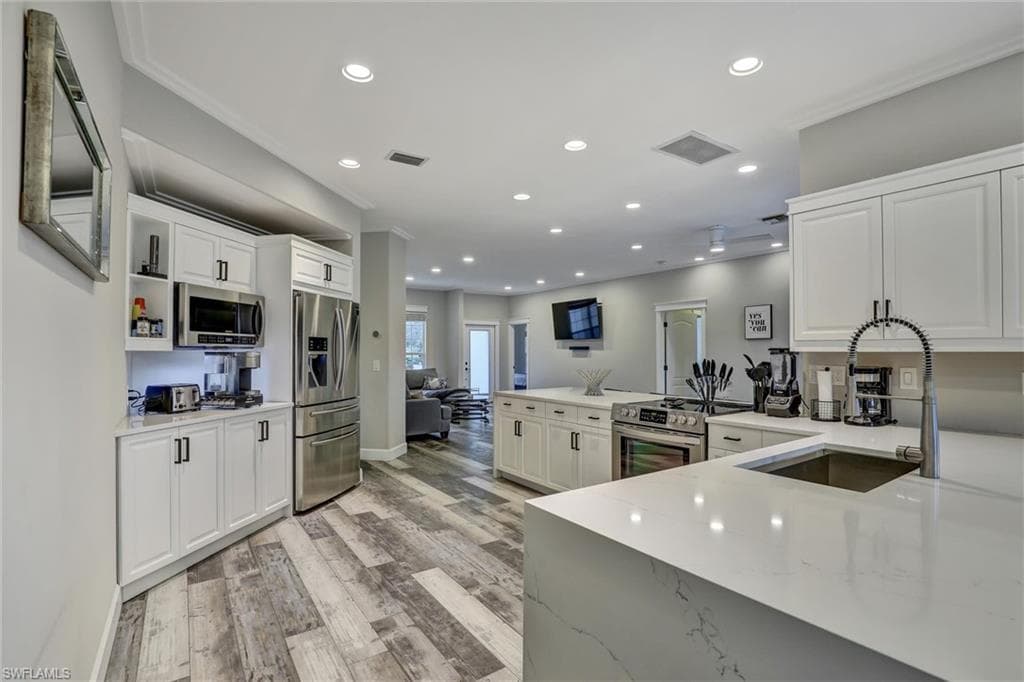 4707 Brixton CT-8