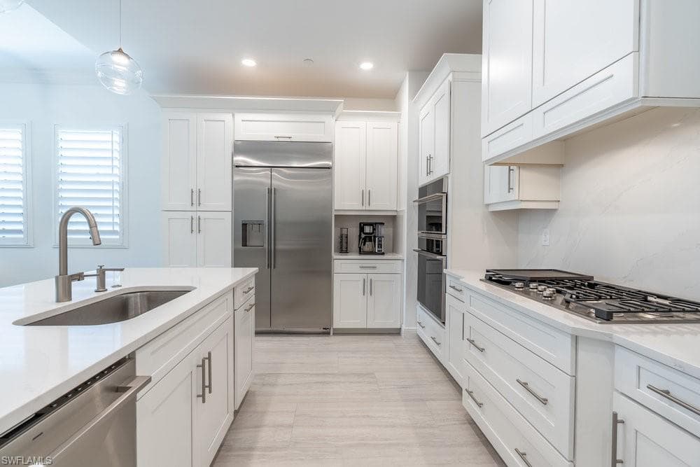 16364 Viansa WAY 202-6