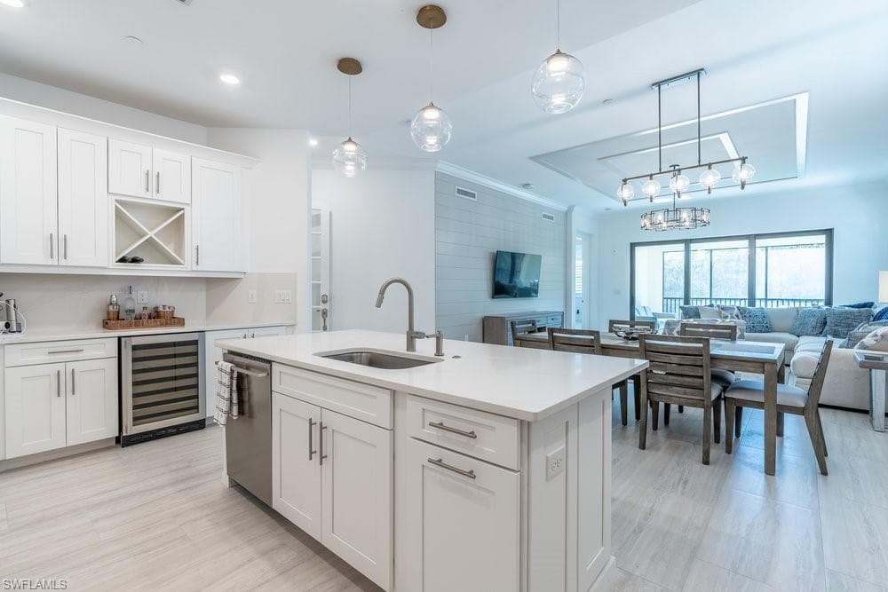16364 Viansa WAY 202-5