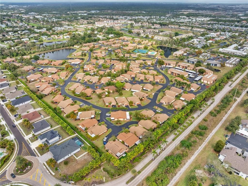 6511 Royal Woods DR-37