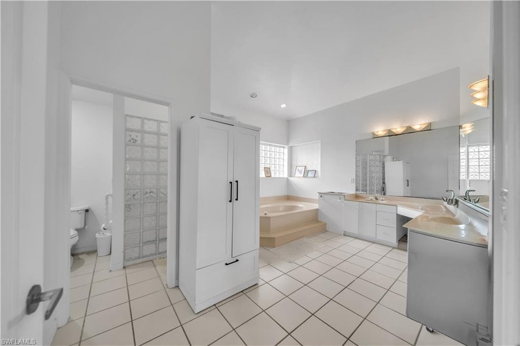 16971 Timberlakes DR-20
