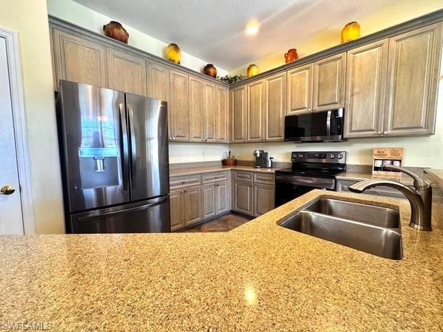 2560 Keystone Lake DR-11