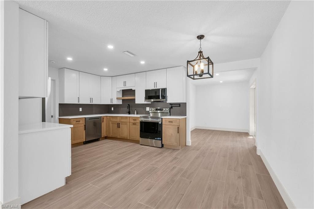 2114 Davis BLVD-6