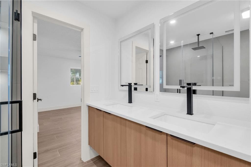 2114 Davis BLVD-13