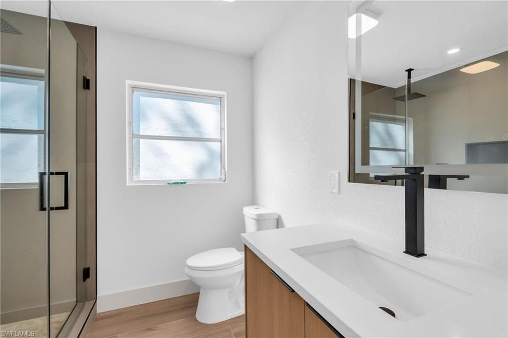 2114 Davis BLVD-10