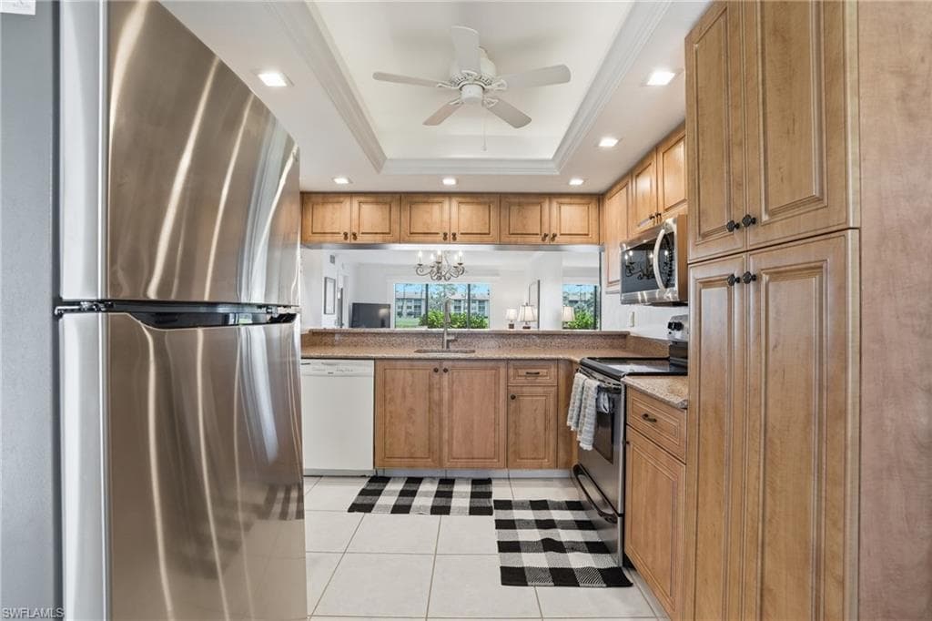 7300 Coventry CT 606-9