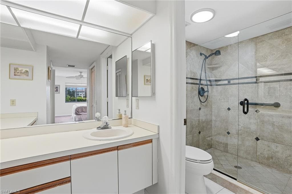 7300 Coventry CT 606-18