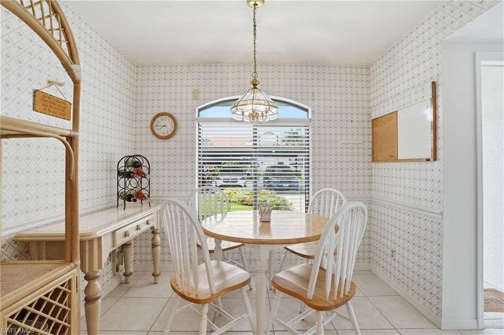 7300 Coventry CT 606-11